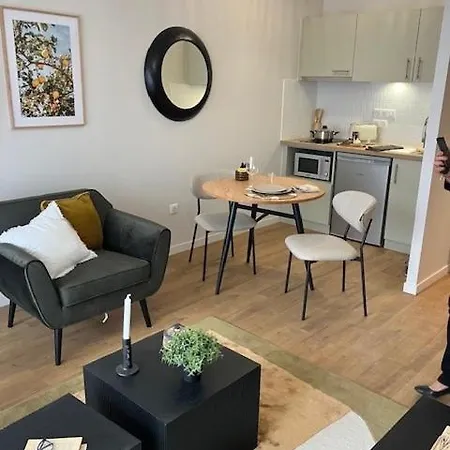 Montana Reims Lejlighedshotel 3*